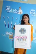 Vidya Balan at the Launch of Oral-B Smile India Movement in Mumbai on 6th Dec 2010 (6).JPG